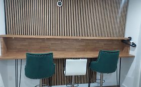 Heathrow Windsor Guest House With Airport Parking At 8Gbp Per Night